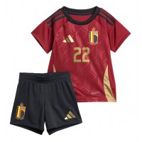 Camiseta Bélgica Jeremy Doku #22 Primera Equipación para niños Eurocopa 2024 manga corta (+ pantalones cortos)